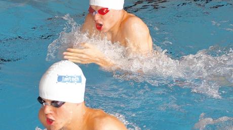 Wasser ist das Element für die Brüder Marc und Nico Schmid (von links). Die beiden Meringer zählen zu den besten Langstreckenschwimmern ihrer Altersklasse in ganz Deutschland. 
