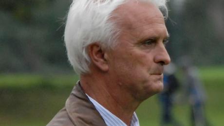 Nicht so ganz einfach steckt der bisherigen Trainer des TSV Bobingen, Josef Lindner, seine Entlassung weg. 