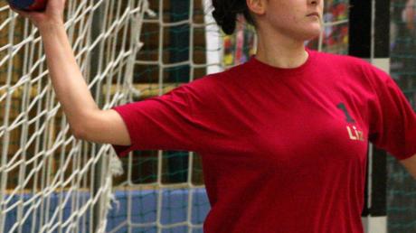 Lisa Stumpf kehrt nach überstandener Krankheit wieder ins das Tor des TSV Wertingen zurück. 
