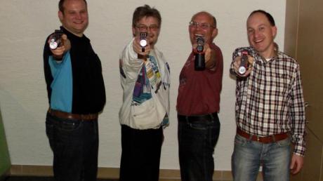 Ins Schwarze zielte die Gablinger Luftpistolenmannschaft auch beim letzten Rundenwettkampf: (von links) Marc Bolz, Martin Vill, Karl-Heinz Bader und Tobias Schuster. 
