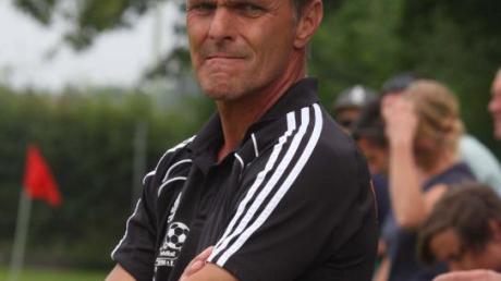 Markus Hofele ist über die personelle Situation bei seinem TSV Holzheim alles andere als glücklich. 
