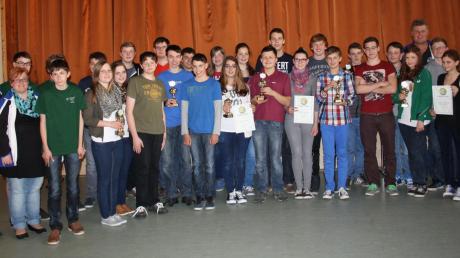 Die Sieger in den Mannschafts- und Einzelwertungen des Jugendrundenwettkampfs 2013 im Schützengau Krumbach wurden beim Gaujugendtag in Breitenthal ausgezeichnet.  
