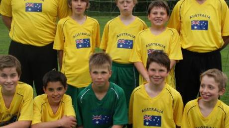 Als „Australien“ nahmen die E-Jugend-Kicker des SV Thierhaupten an der Mini-Weltmeisterschaft in Stuttgart teil. 
