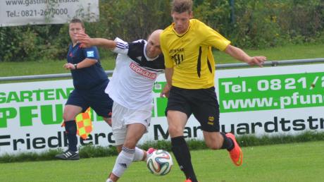 Christian Landsperger (rechts) hat sein erstes Bezirksligaspiel für den TSV Mindelheim erfolgreich bestritten. Auch ohne eigenen Torerfolg. 