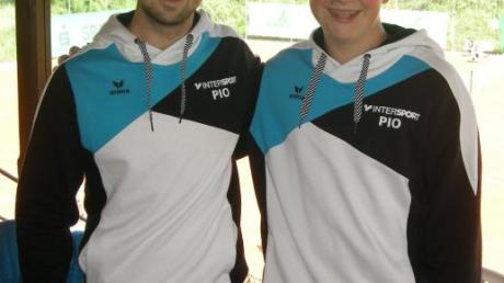 Teamkapitän Andreas Schmaderer und Marco Renner vom Hofstettener Tennisteam. 
