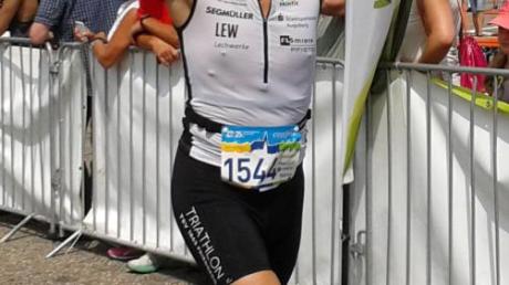 Er wurde 19. seiner Altersklasse beim stark besetzten Triathlon über die olympische Distanz in Regensburg: Jürgen Lechner vom TSV Friedberg. 
