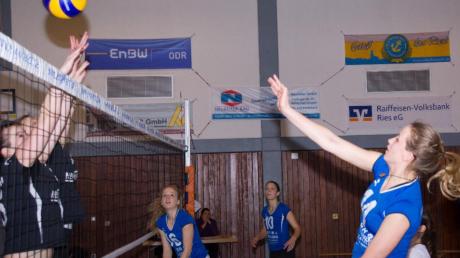 Auf druckvolle Angriffe setzen die Marktoffinger Volleyballerinnen beim Landesliga-Spieltag am Samstag in Nördlingen.  
