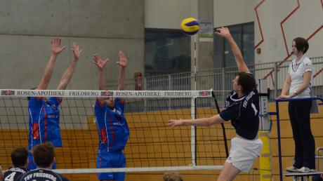 Volleyball 3. Liga, TSV Friedberg (weiß-dunkelblau) gegen VC Gotha   Andreas Eichhorn (rechts)