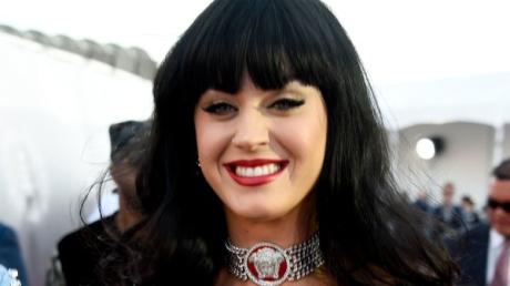 Katy Perry tritt beim Super Bowl 49 in der Halbzeitshow auf.