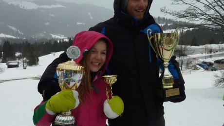 Britta Pfister und Konstantin Baier sind die neuen Krumbacher Stadtmeister im Skifahren. 
