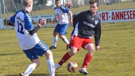 Harun Nurten (rechts) erzielte nach einem Freistoß das Tor für den TSV Friedberg bei der enttäuschenden 1:2-Niederlage gegen Ecknach. 