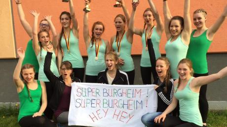 Der RVB in Feierlaune: Bei der deutschen Meisterschaft im Kunst- und Einradfahren erreichte der Verein großartige Erfolge, unter anderem die deutsche Vizemeisterschaft.  