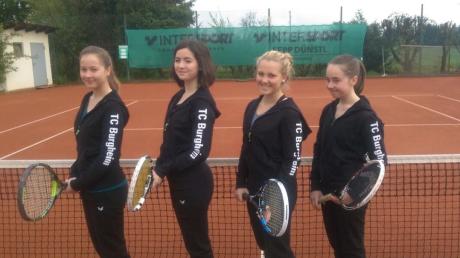 Spielen seit ihrem siebten Lebensjahr zusammen: Die Juniorinnen 18 des TC Burgheim mit (von links) Annika Braumandl, Anna Stautner, Milena Stadler und Franziska Schmid.  	