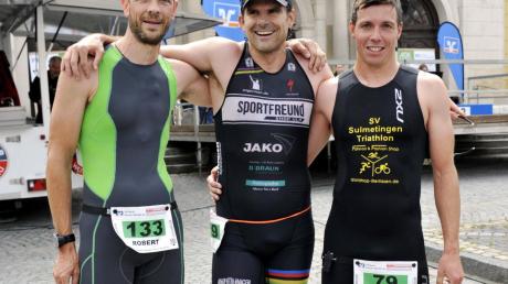Die Sieger des Volkstriathlons der Herren (von links): Martin Dangelmayr (2. Platz), Daniel Unger (1. Platz) und Robert Rauch (3. Platz). 