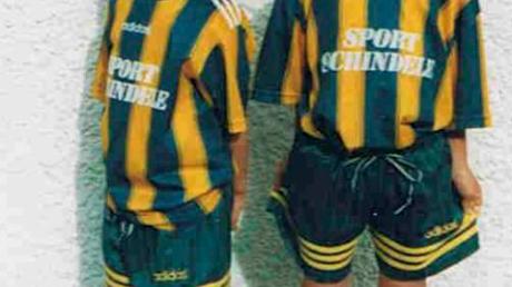 Bayern-Star und WM-Endspielheld Mario Götze (links) mit seinem zwei Jahre älteren Bruder Fabian (Profi bei der SpVgg Unterhaching), der in den Jahren 1997 und 1998 am Jugendturnier in Ronsberg teilgenommen hat. 