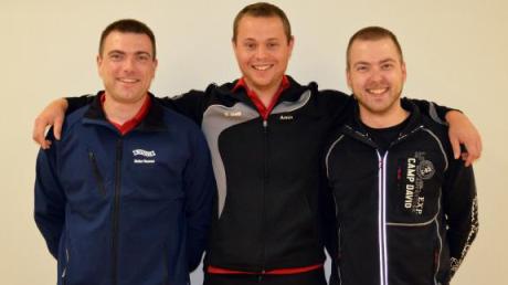 Erreichten in München Platz 14 im Teamwettkampf Kleinkaliber: (von links) Stefan Hausner, Armin Pfäffle und Michael Hausner. 	