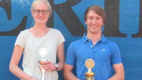Sie sind die neuen Meringer Clubmeister im Tennis: Pia Seitz (links) und Andreas Ludwig. 