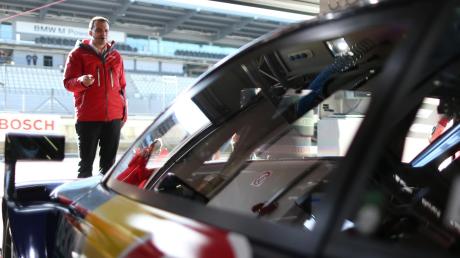 Ruhig, konzentriert und stets alles im Blick: Renningenieur Florian Modlinger will immer gewinnen. Der Asbacher ist in der DTM für Audi tätig. 