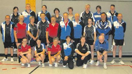 30 Tischtennis-Spieler kämpften um den Titel bei der Mixed-Meisterschaft des SV Mindelzell. 	