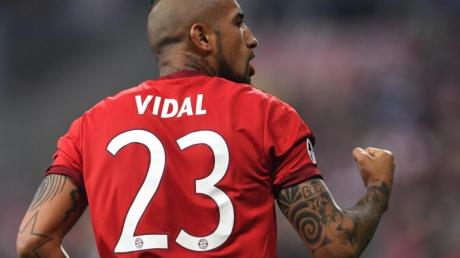 Arturo Vidal hat Bayern München im Viertelfinal-Hinspiel der Champions League gegen Benfica Lissabon früh in Führung geschossen. 