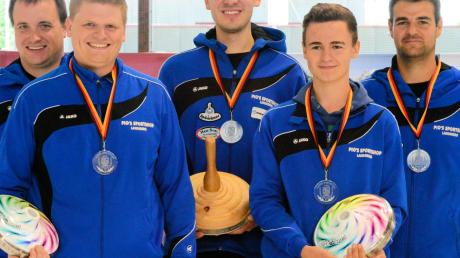 Mit der Silbermedaille kehrte die erste Herrenmannschaft der Penzinger Stockschützen vom Pokalfinale zurück. 	