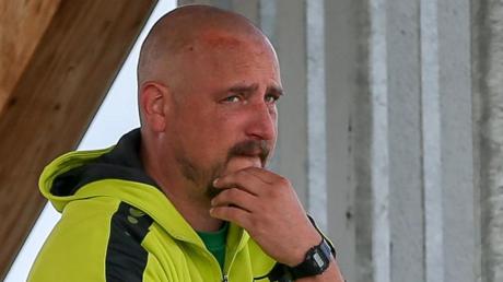 Stätzlings Trainer Alex Bart feilt and der Aufstellung. Mit dem TSV Schwaben Augsburg wartet ein schwerer Gegner.