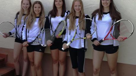 Die Juniorinnen des TC Klingsmoos freuen sich über die Meisterschaft in ihrer Gruppe: (von links) Theresa Kühn, Isabell und Annika Schmidt, Annika Mosch und Tanja Kraus.  	