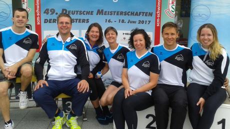 Das erfolgreiche Team von Delphin Ingolstadt (von links): Valentin Bößenecker, Christian Frick, Yvonne Ewert, Susanne Marschner, Sandra Wenger, Fabian Rieß und Christina Wenger.  	