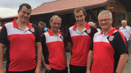 Gut präsentierte sich die Tegernbacher Vertretung, die das Vormittagsturnier gewann: (von links) Markus Wagner, Josef Wagner, Michael Wagner und Klaus Franz. 