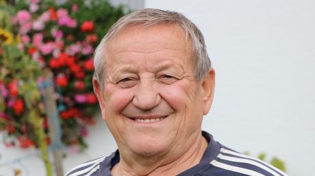 Der Deininger Hans Schröppel hat in seiner Zeit als Fußball-Trainer zahlreiche Talente im Landkreis gefördert. Fast fünf Jahrzehnte lang stand er bei verschiedenen Teams an der Seitenlinie.
