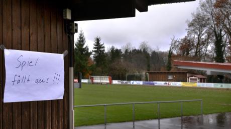 Auch im Felsenstadion des TSV Buch ging nichts: Das Spiel gegen Echterdingen wurde abgesagt. 	