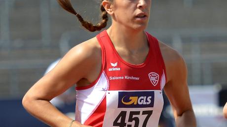 Ihre Abiturprüfungen hat Salome Kirchner ebenso erfolgreich absolviert wie den Lauf über 1500 Meter in Regensburg. 	