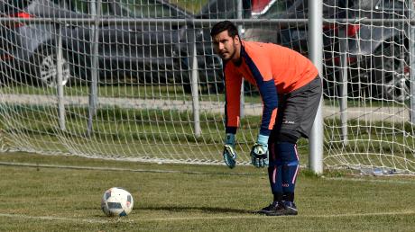 Salim Fagieri vom FC Kaufering hat sich im Spiel gegen den FC Dettenschwang schwer verletzt.