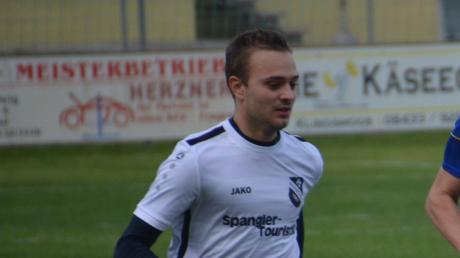 Julian Hollinger und der FC Ehekirchen spielen in Aindling. 