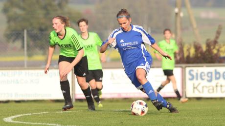 Lisa Nusser trieb das Spiel des FC Loppenhausen gegen den SVS Türkheim immer wieder an und reihte sich beim 4:1-Sieg auch unter die Torschützen ein.  	