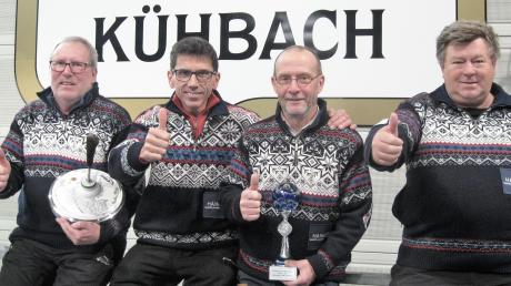 Als dominierende Mannschaft präsentierten sich die Kühbacher Herbert Gaßmair, Herbert Schrittenlocher, Wolfgang Zimmermann und Georg Engel (v.l.) bei ihrem schwäbischen Pokalsieg. 	
