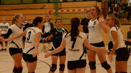 Da kam Freude auf: Die Kleinaitinger Volleyballerinnen siegten im Derby gegen Friedberg. 