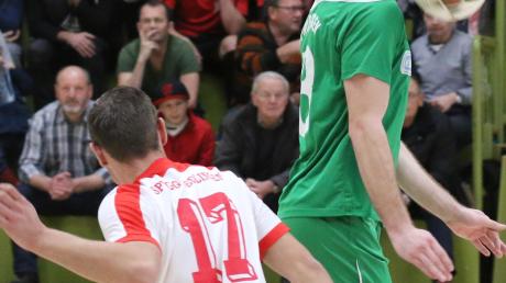 Auf seine Tore hoffen die Fans des TSV Nördlingen beim schwäbischen Vorrundenturnier: Alexander Schröter (im grünen Trikot). 	