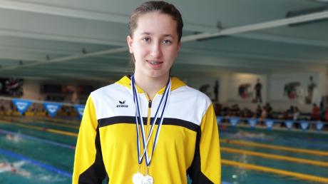 Katharina Marb aus Feldheim schwamm bei den Bayerischen Meisterschaften zweimal zu Silber.