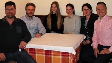 Neues Führungsteam: (von links) Manfred Burghardt, Manfred Mayr, Karen Bednarz, Lisa Sarauer, Ursula Mayr und Wolfgang Schlicker.  	