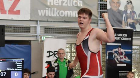 Luca Gelb wurde bei den deutschen Meisterschaften der A-Junioren Zweiter in der Kategorie bis 110 Kilo. 	 	
