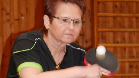 Bei den Männern spielt Hannelore Stowasser in der Landesklasse, bei den Seniorinnen ist sie deutsche Meisterin. 	