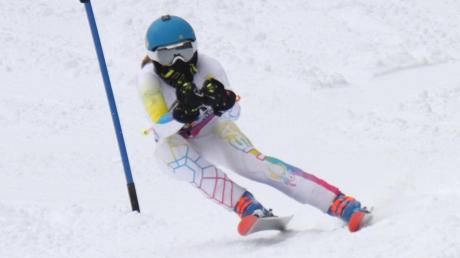 Skifahrerin Anna-Sophie Sitzmann setzt sich bei der Wahl zum Sportler des Monats knapp durch.  	
