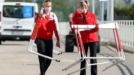 Unser Bild zeigt österreichische Leichtathletinnen auf dem Weg zum Training. Ab Montag dürfen auch die bayerischen Leichtathleten wieder trainieren.