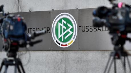 Der DFB steht wieder im Mittelpunkt von Ermittlungen.