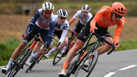 Der Neusässer Profi-Radsportler Georg Zimmermann (oranges Trikot) im Vuelta-Einsatz. 