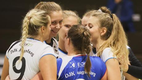 Wann dürfen sie wieder spielen? Die Volleyballerinnen der DJK Hochzoll warten auf eine Entscheidung des deutschen Verbands. 	