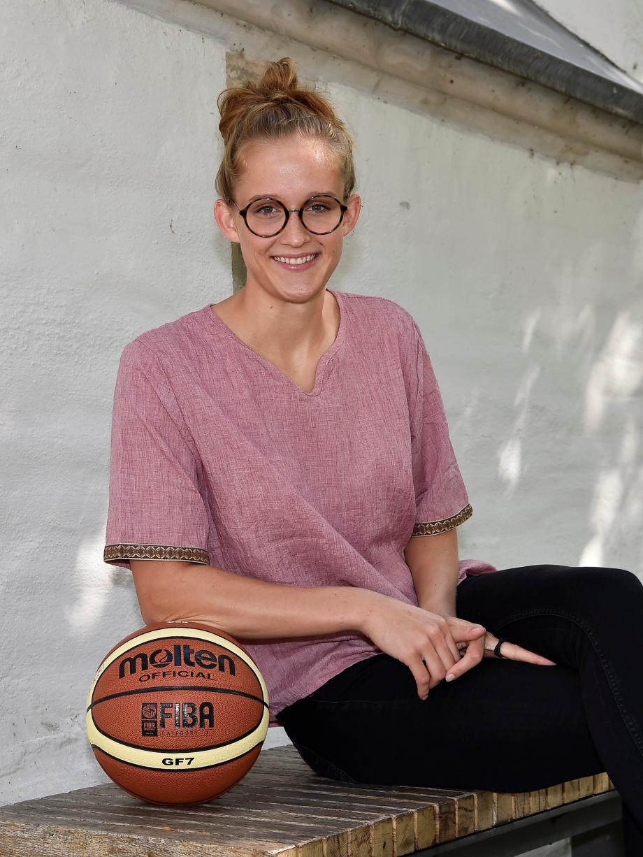 Basketball Landsberger Basketballerin Leonie Fiebich will