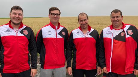 Der SC Tegernbach I gewinnt das Kiser-Gedächtnis-Turnier: (von links) Stefan Wagner, Enrico Peiker, Michael Wagner und Markus Wagner.  	