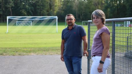 „Auf dem Rasenmäher fallen einem viele Sachen ein“, sagt Jean-Martin Rusp. Er will gemeinsam mit Petra Hämmerle die Fußballabteilung des TSV Ettringen wieder zum Leben erwecken und für die kommende Saison wieder eine Seniorenmannschaft für den Spielbetrieb anmelden.  	